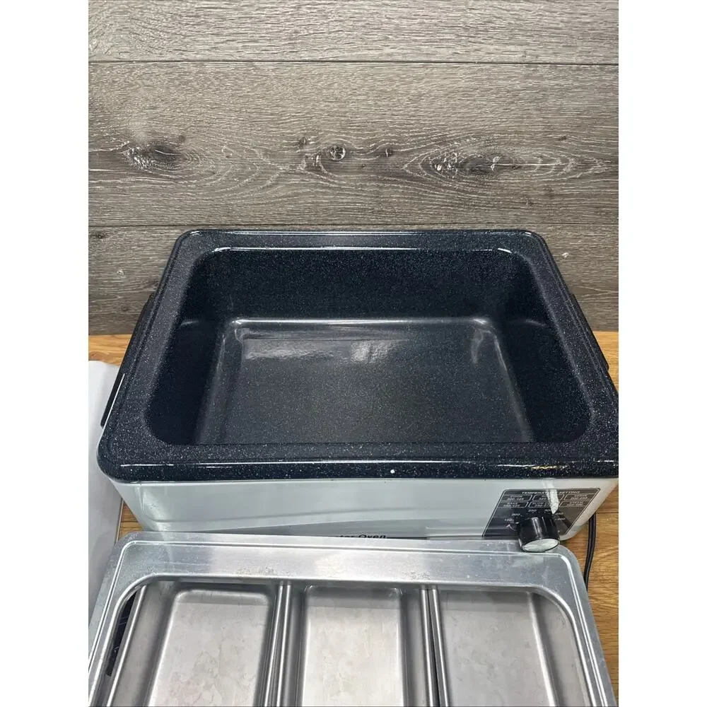 Vintage NESCO 12 Quart Roaster Oven With 4 Pc Buffet Server Bake Kit.